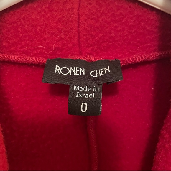 RED COAT - Picture 2 of 7